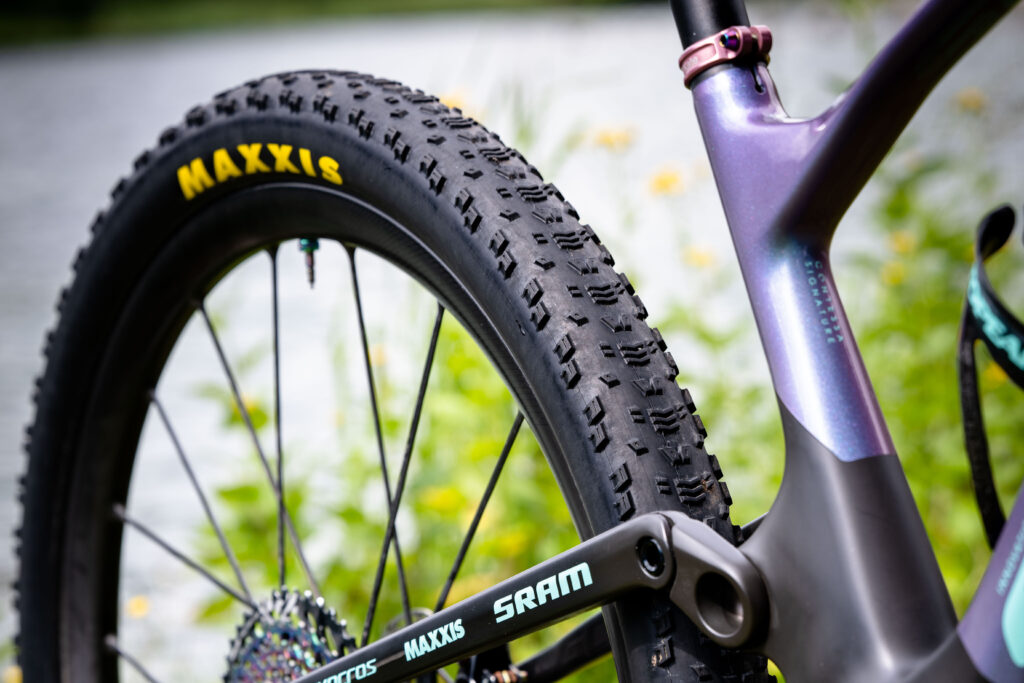 2022 kate courtney scott spark rc tyre