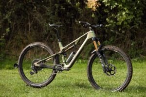 2022 merida one forty hero.jpg