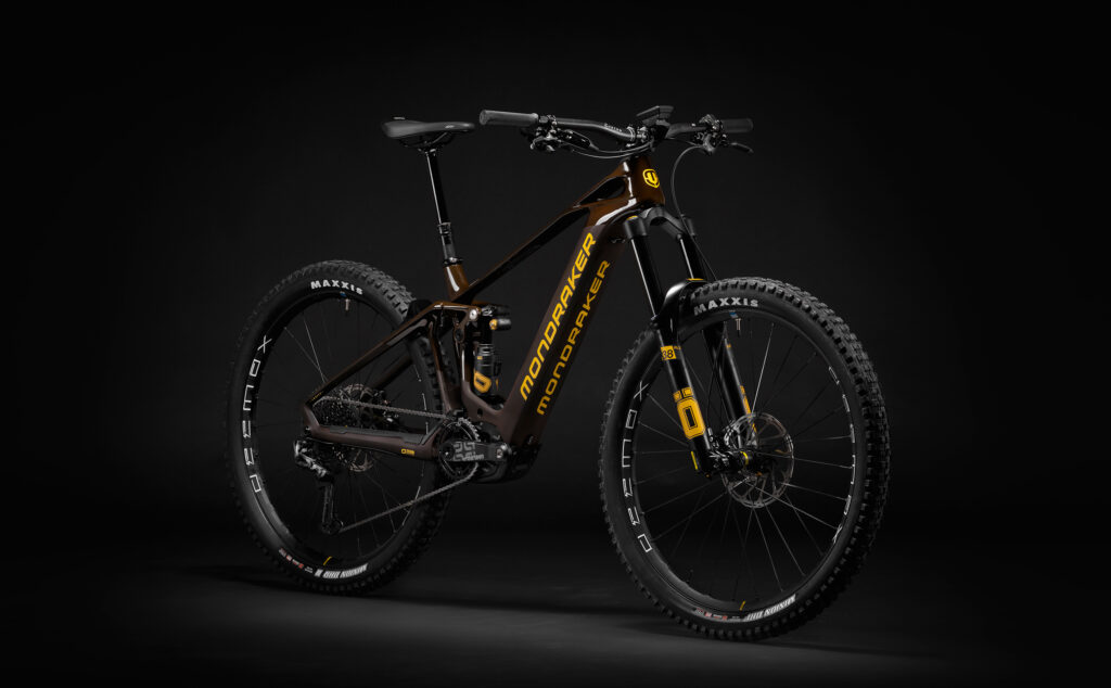 2022 mondraker crafty carbon xr ltd hero.jpg