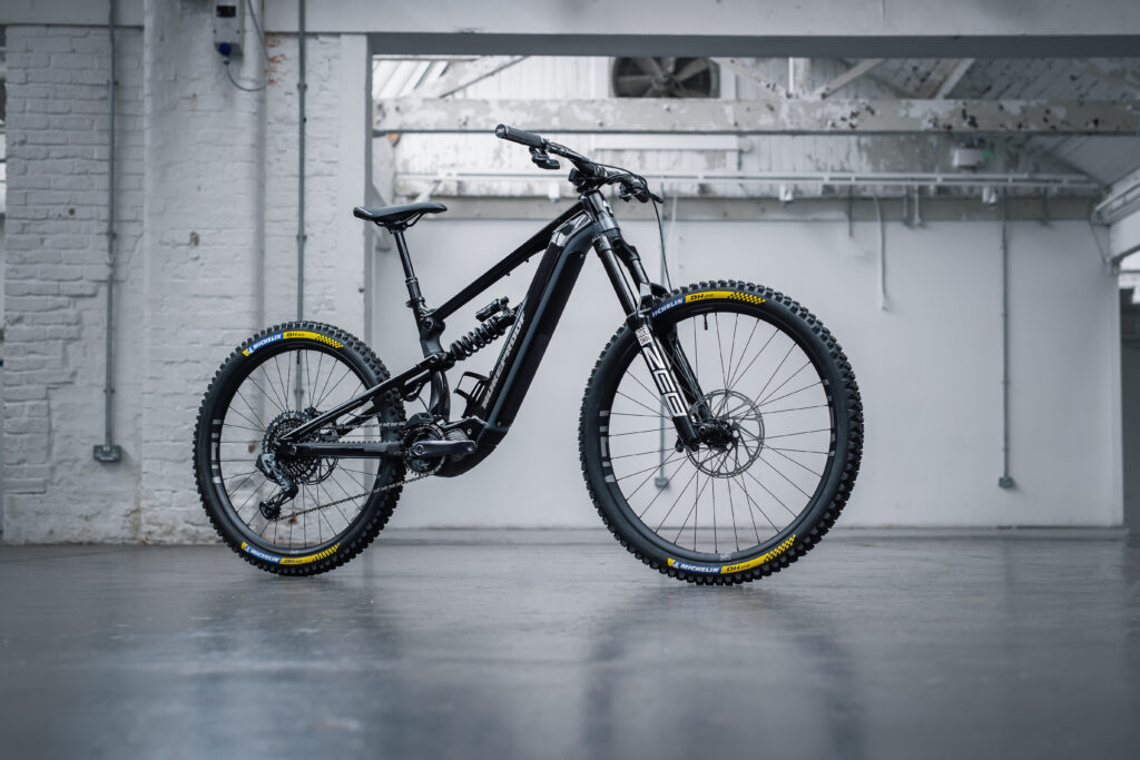 2022 nukeproof Megawatt 297 RS hero.jpg