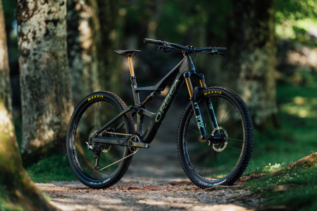 2022 orbea occam m ltd hero 1.jpg