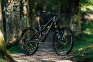 2022 orbea occam m ltd hero 1.jpg