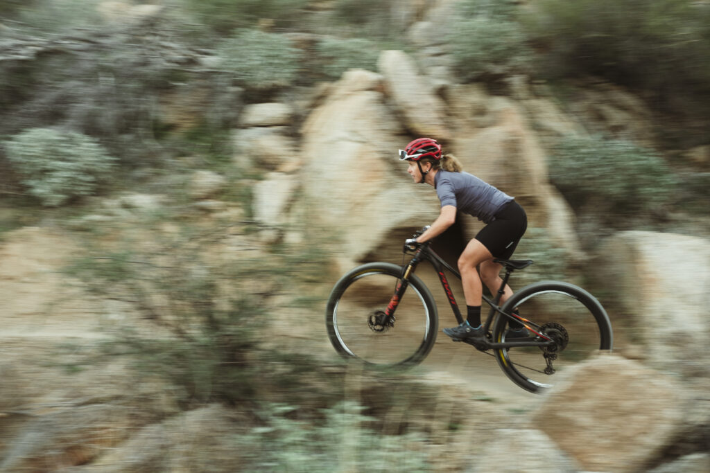 2022 pivot LES SL riding 2.jpg