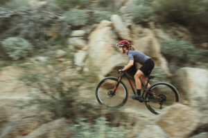 2022 pivot LES SL riding 2.jpg