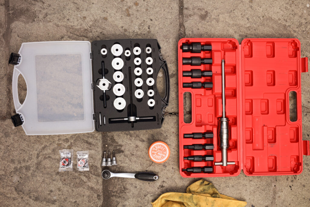 2022 pivot bearings tools