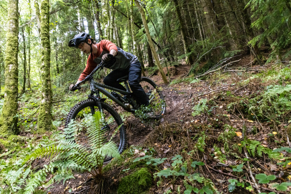 2022 privateer 141 riding 2