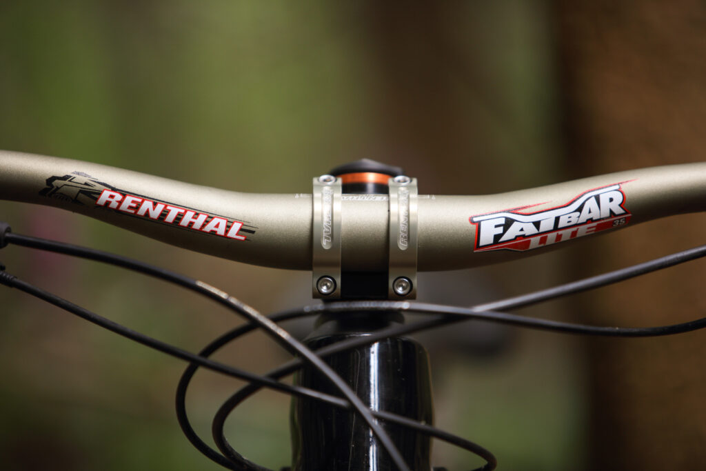 2022 renthal apex35 stem hero1.jpg
