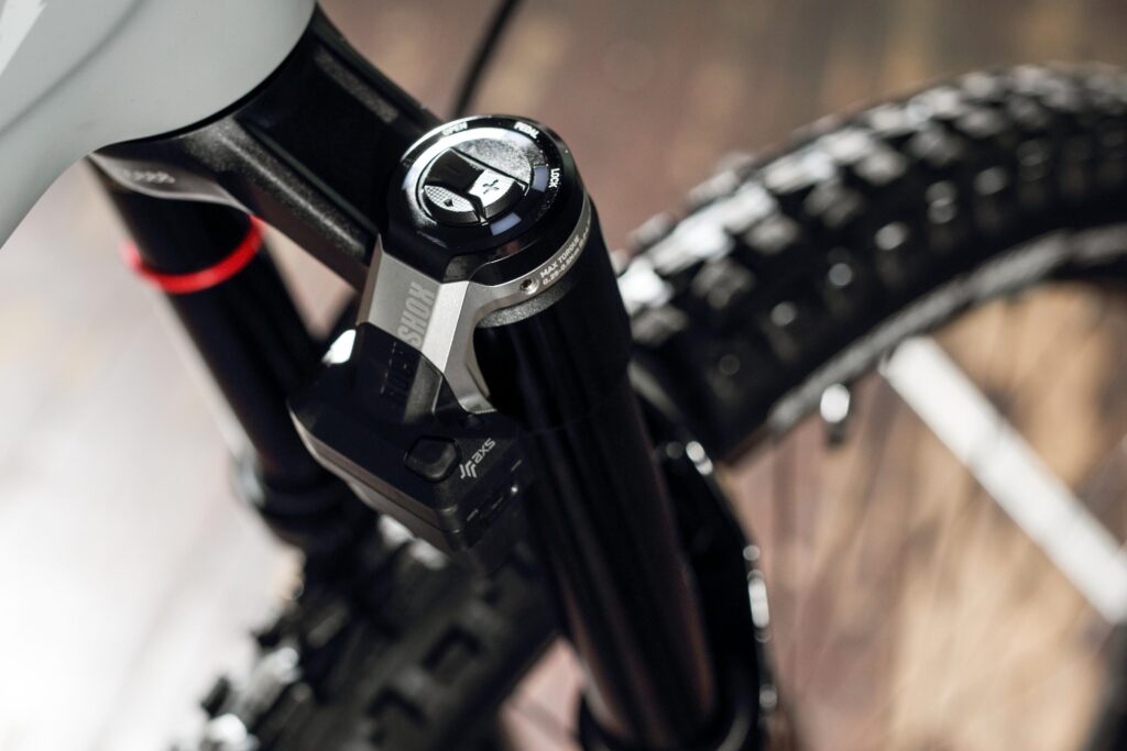 2022 rockshox flight attendant YT shock fork unit.jpg