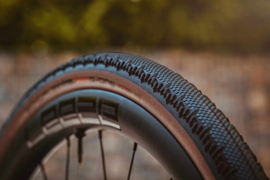 2022 schwalbe g-one rs hero.jpg