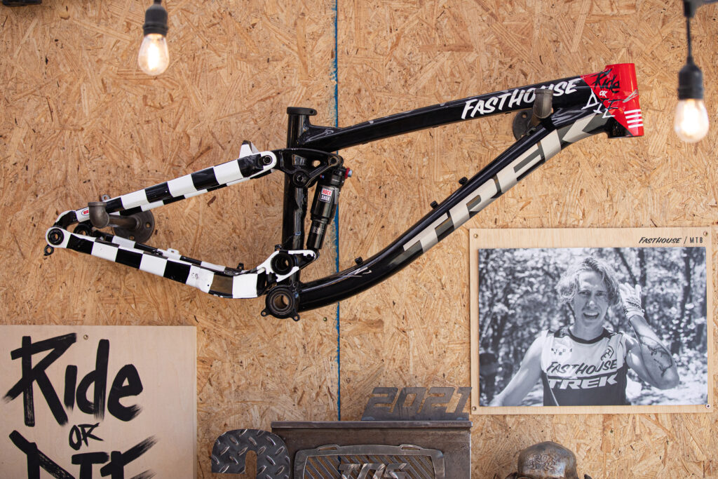 2022 sea otter fasthouse howard