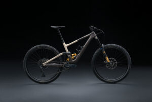2022 specialized enduro LTD Ohlins hero.jpg