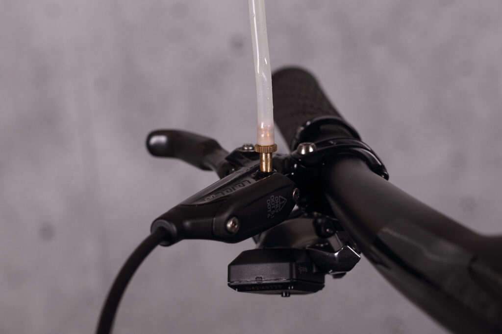 2022 sram brake bleed lever port