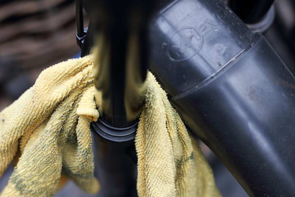 2022 suspension seal clean