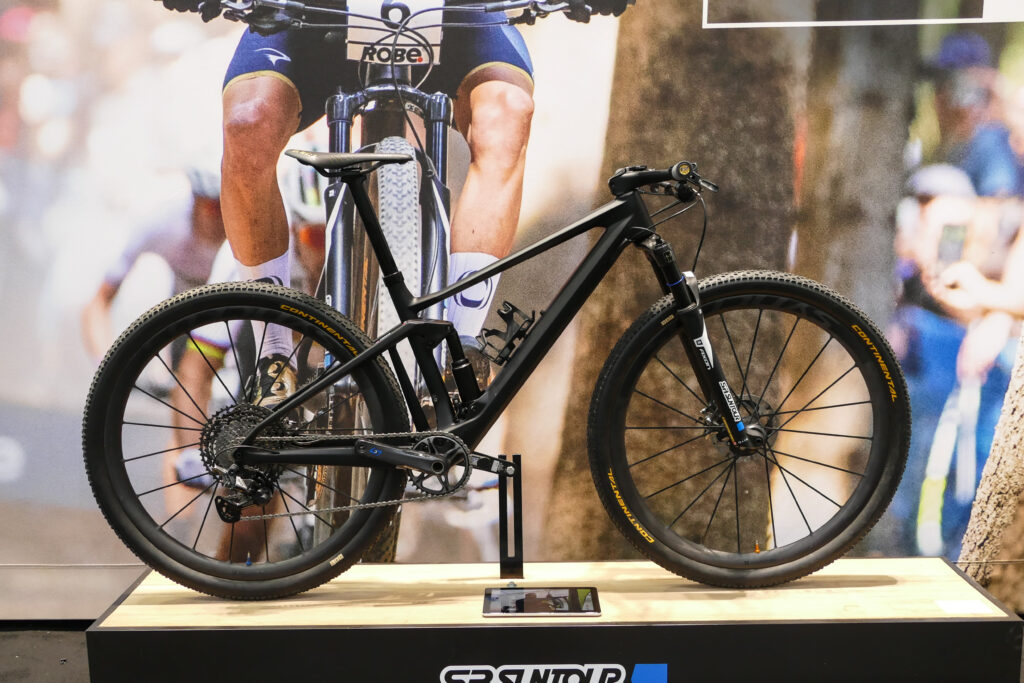 2022 tom pidcock BMC hero