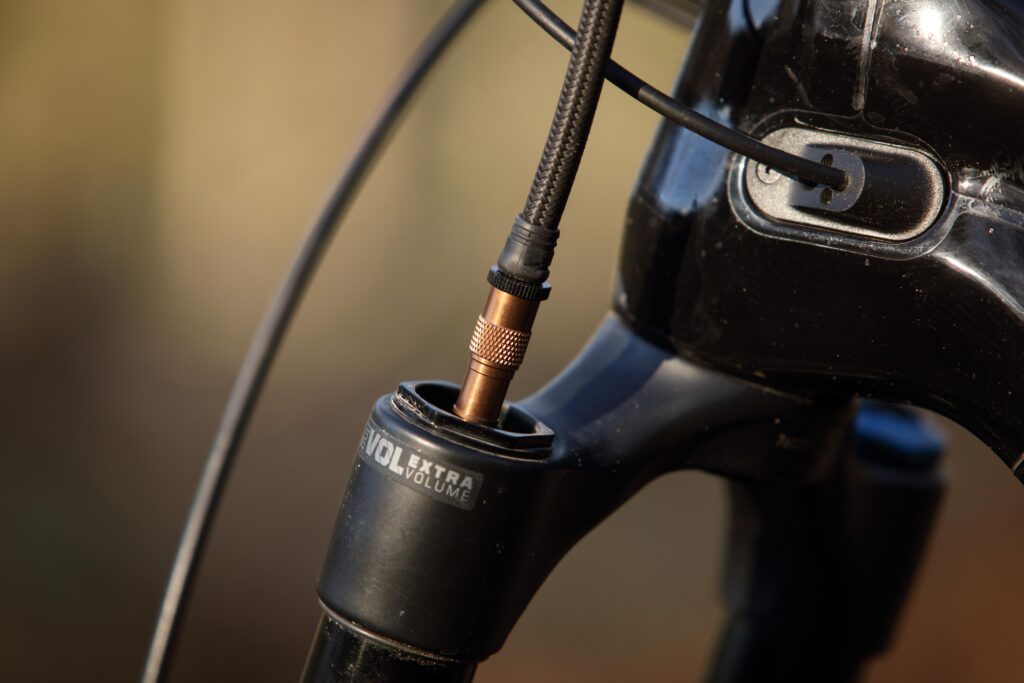 2022 topeak pocketshock digital valve