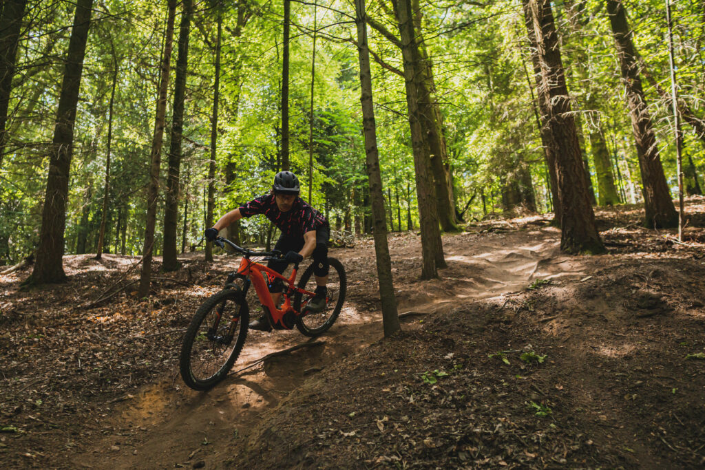 2022 whyte e-160 rsx riding 3