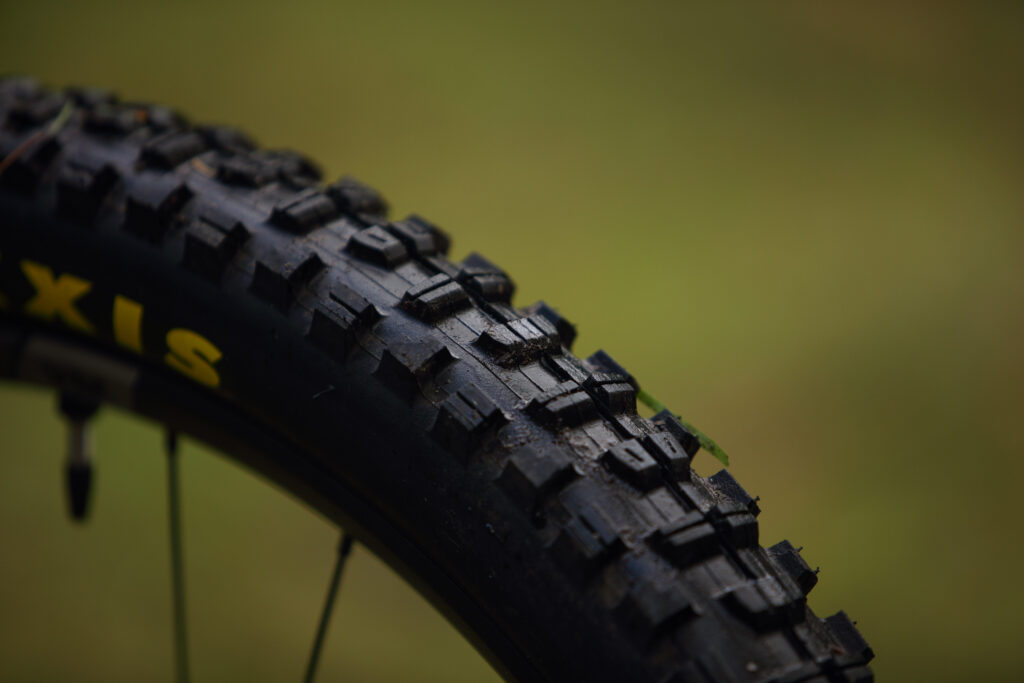 2022 yeti sb140 lr t1 tyre
