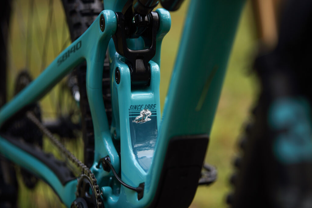 2022 yeti sb140 lr t1 st logo