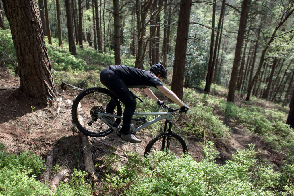 2022 yt capra core 2 riding 4