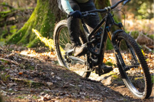 2022 yt capra core 4 riding.jpg