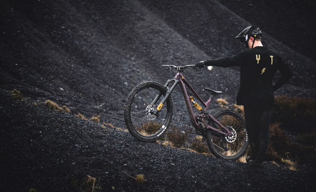 2022 yt industries capra MX uncaged 9 cover.jpg