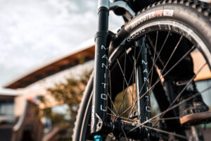 2023 Manitou Circus Pro 34 fork3.jpg