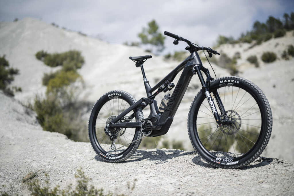 2023 canyon spectralON hero.jpg