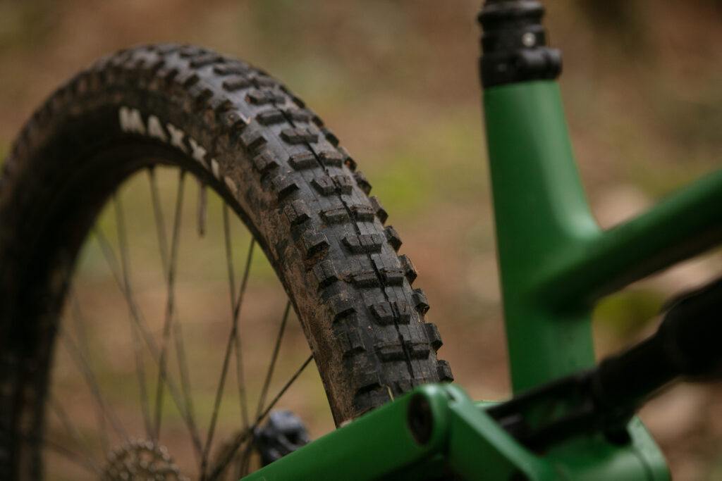 2023 canyon spectralon cf8 rear tyre
