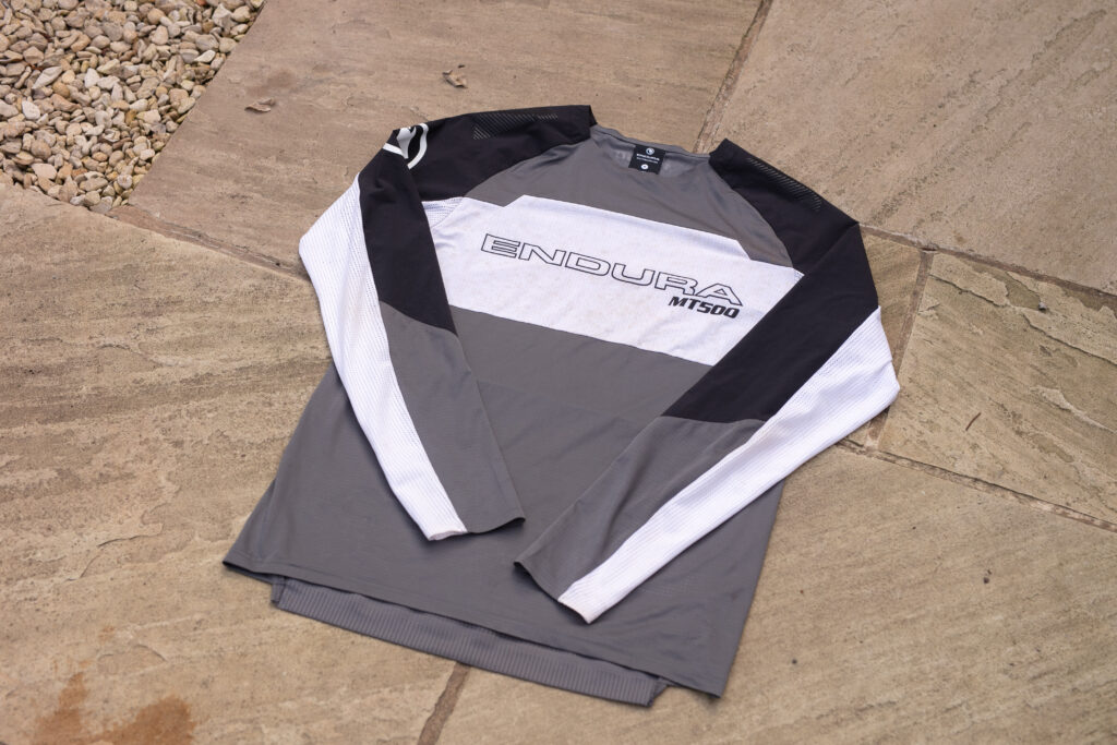 2023 enduro mt500 burner jersey hero.jpg