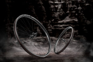 2023 giant tra trx wheelset hero.jpg