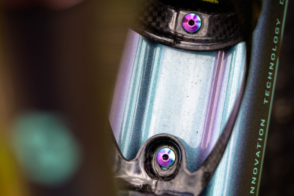 2023 kate courtney scott spark rc bottle cage bolts