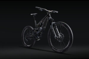 2023 lapierre overvolt glp 3 hero.jpg