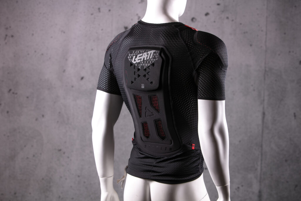 2023 leatt body tee airflex stealth back