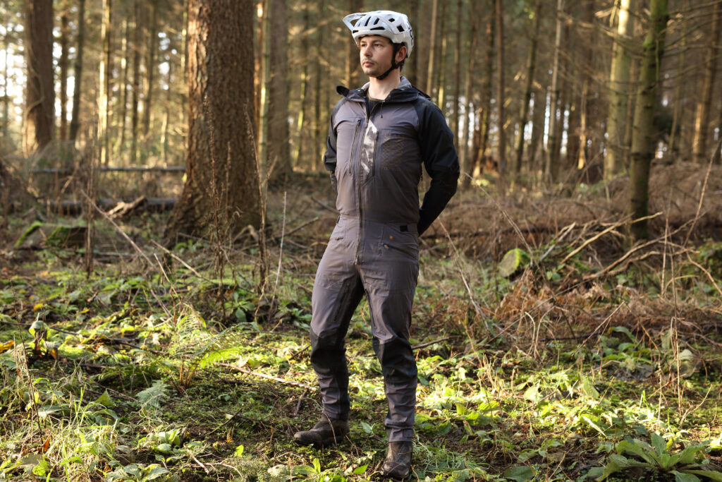 2023 leatt hydradri 3.0 mono suit hero.jpg