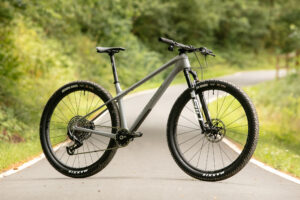 2023 merida bignine 10k hero.jpg