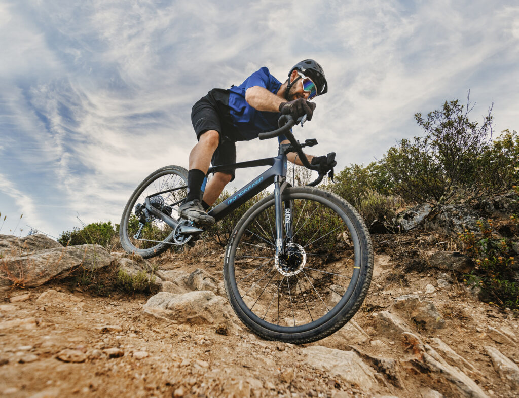 2023 mondraker dusty riding 1