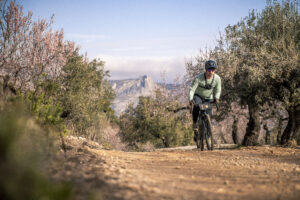 2023 mondraker dusty xr riding 1.jpg