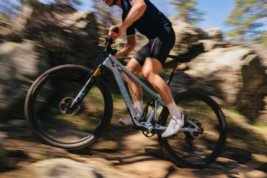2023 pivot mach4 sl riding.jpg