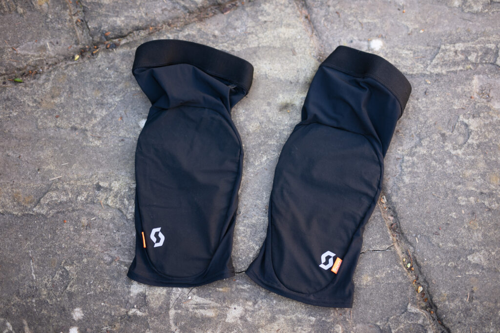 2023 scott soldier ghost knee guards 5ct