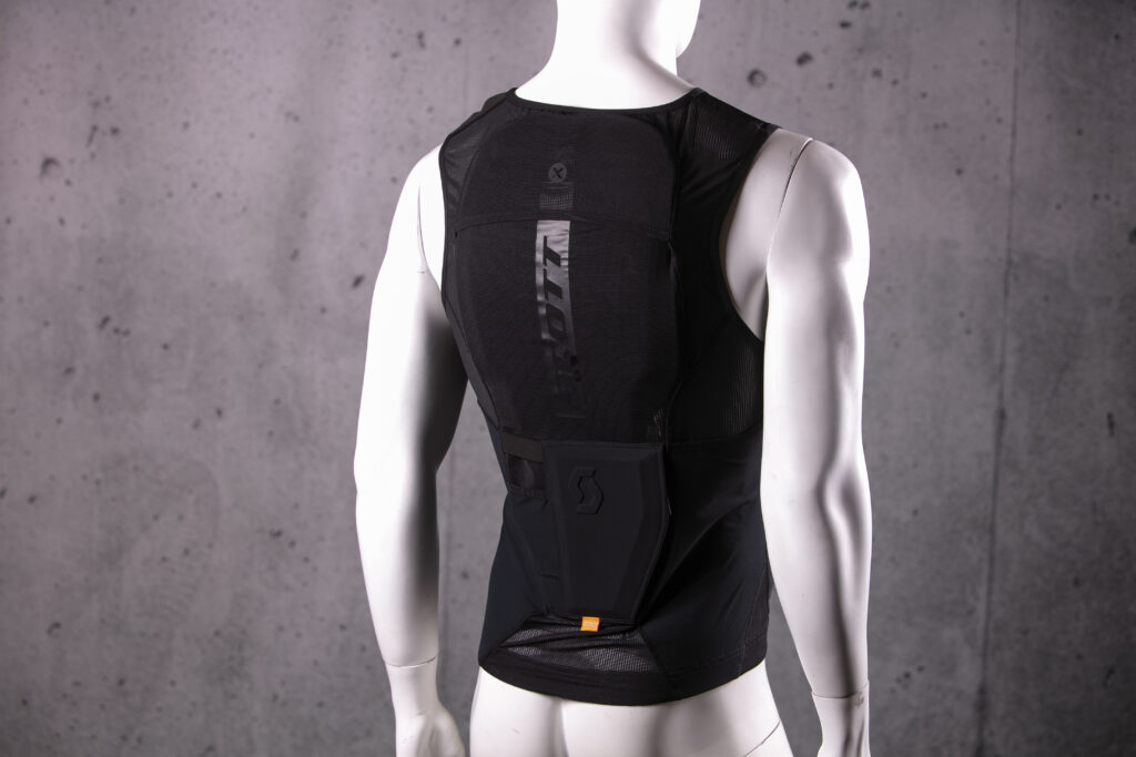 2023 scott vanguard evo protector rear.jpg
