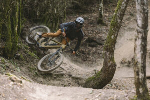 2023 specialized kenevo 2 riding.jpg
