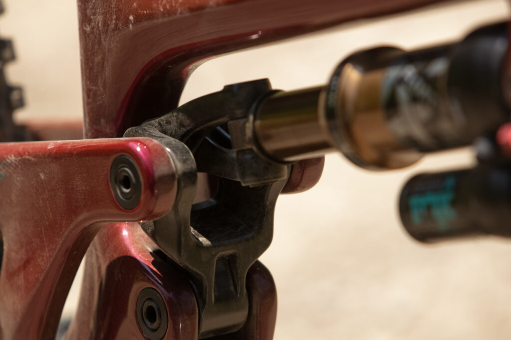 2023 yeti sb135 lr linkage