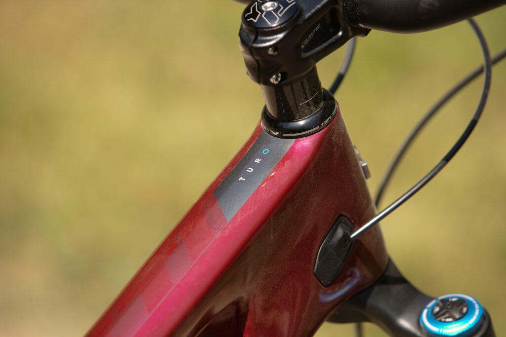2023 yeti sb135 lr tt logo