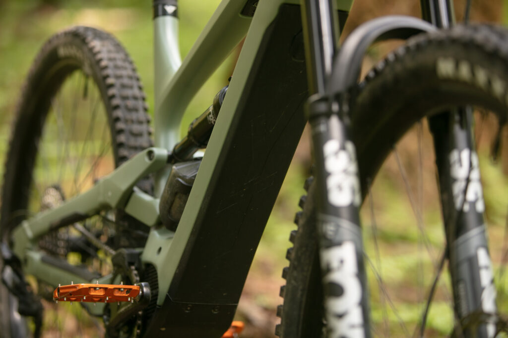 2023 yt industries decoy core 3 battery