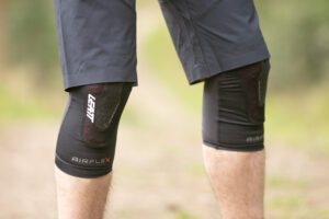 2023-Leatt-Ultralite-Airflex-KneeGuards-Hero.jpg