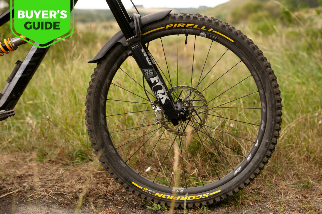 2023Reynolds Blacklabel 309 Enduro Pro hero BG