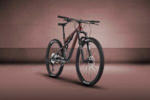 2024 Boardman MTR 8.9 3 hero.jpg