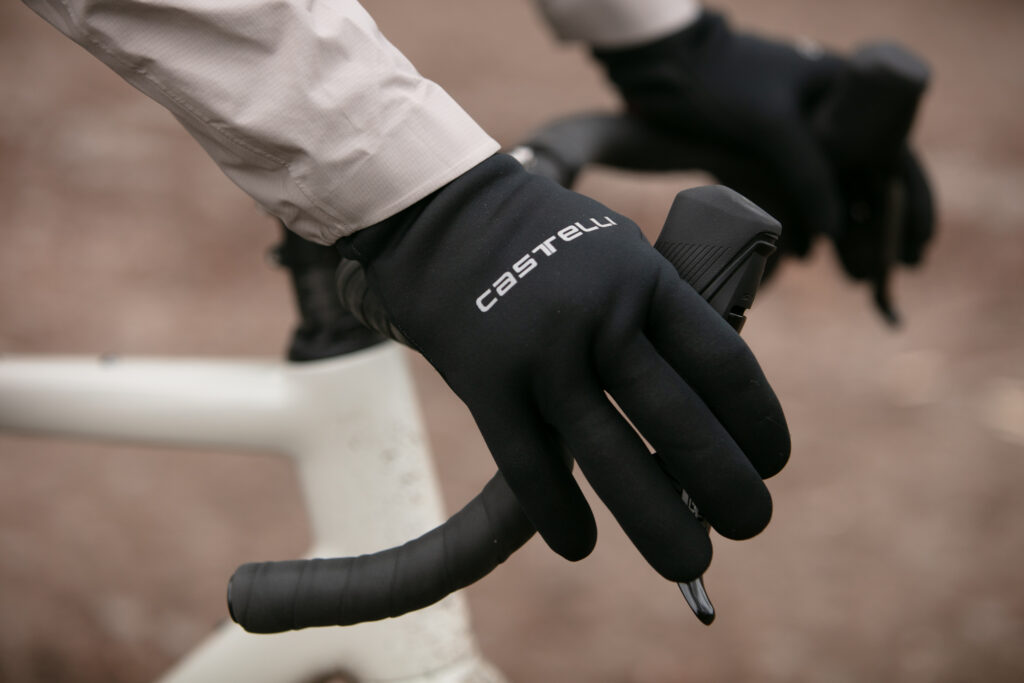 2024 Castelli Perfetto Max Glove Hero.jpg