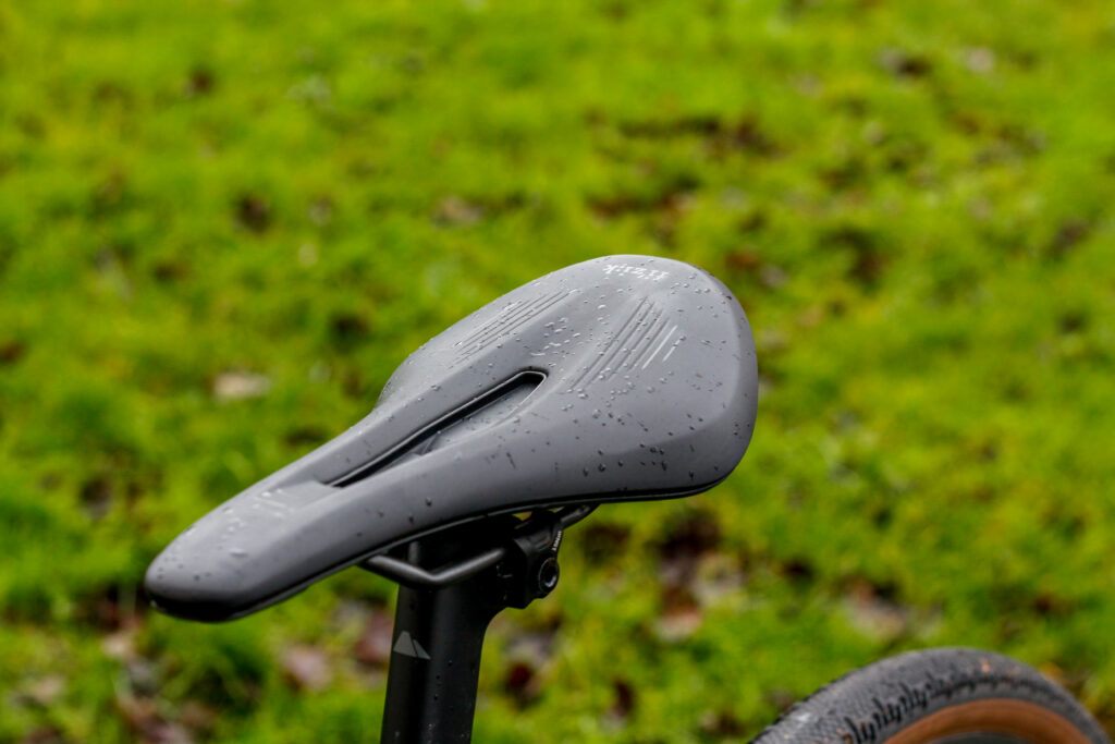 2024 Fizik Argo X3 gravel saddle-5