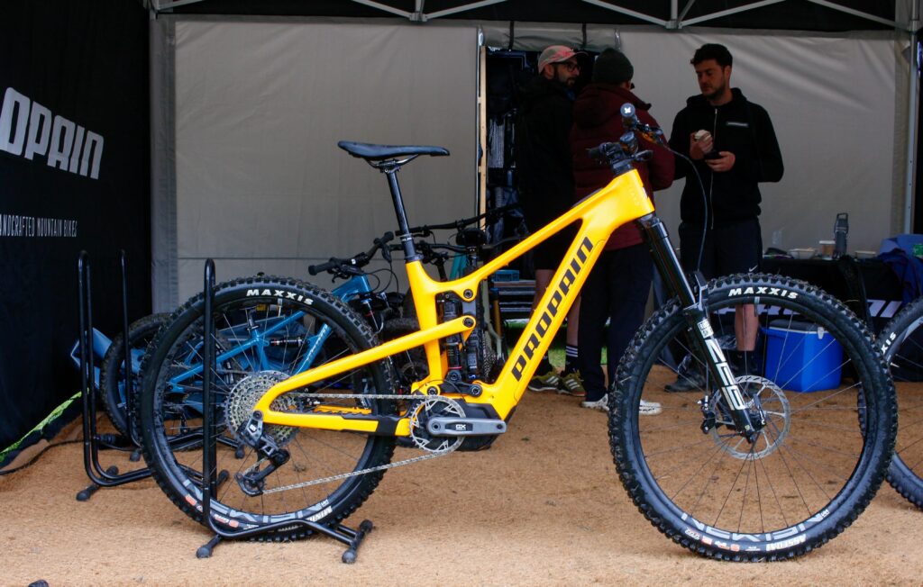 Propain Ekano CF side full bike